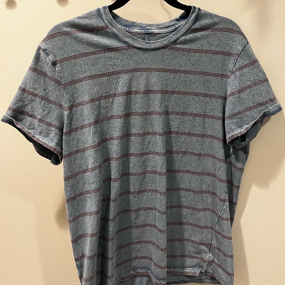 Mutual Weave Gray and Red Striped T-Shirt. Size Large. Men's.